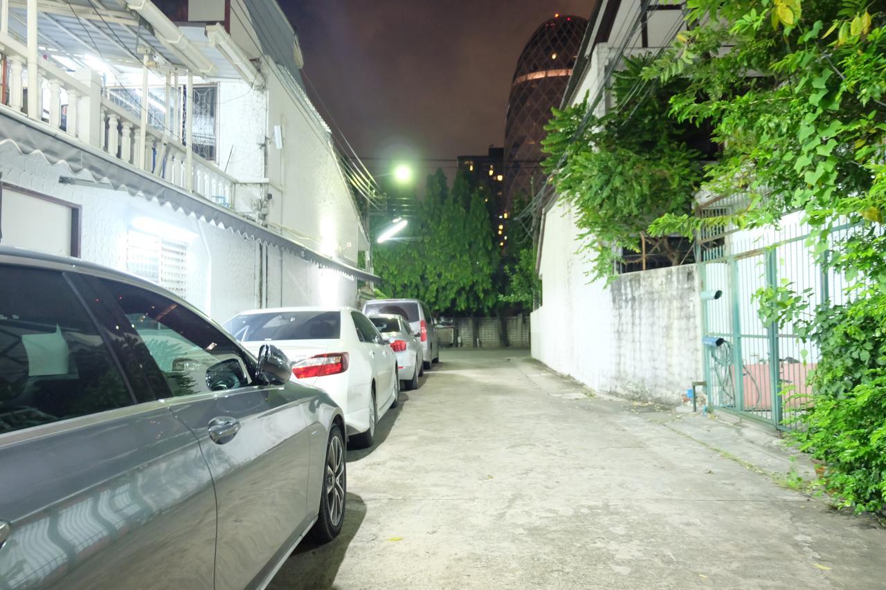 Baan Paan Sook Unitato Hostel Bangkok Exterior photo